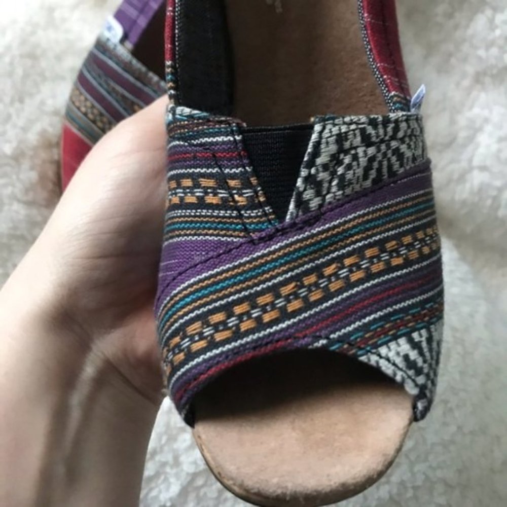 TOMS Open Toe Cork Wedges Canvas Navajo Stripe - Picture 14 of 15